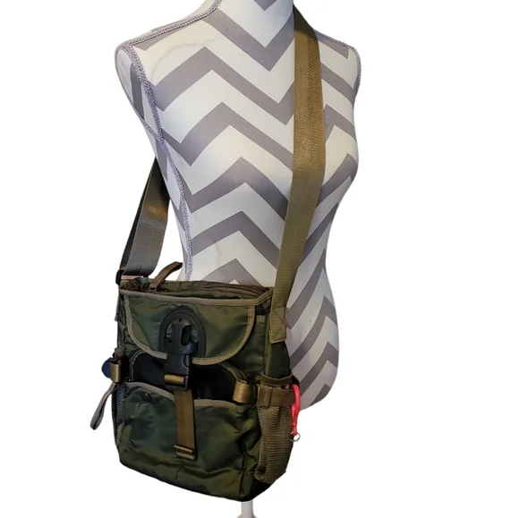 Volunteer Crossbody Messenger Bag - Picture 4 of 16